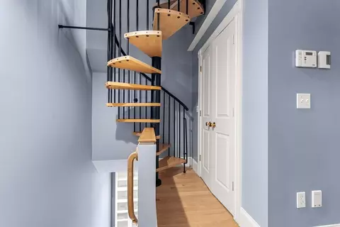 Entry Way - 80 Prospect St #7, Gloucester, MA 01930 photo 4 of 5