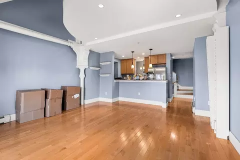 Living - 80 Prospect St #7, Gloucester, MA 01930 photo 3 of 7