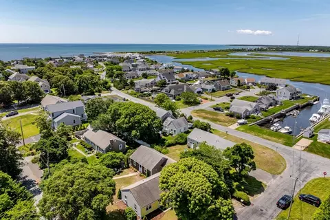 11 Gateway St # A, Yarmouth, MA 02664