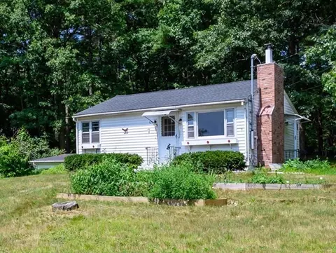 7 Darrel Ave, Granby, MA 01033