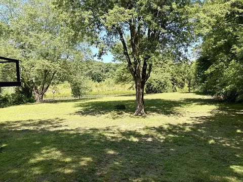 Exterior - 110 Darling St, Springfield, MA 01151 photo 7 of 8