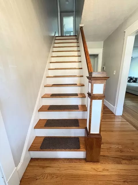 Entry Way - 110 Darling St, Springfield, MA 01151 photo 2 of 2