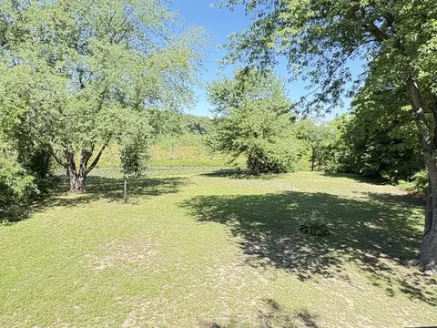 Exterior - 110 Darling St, Springfield, MA 01151 photo 6 of 8
