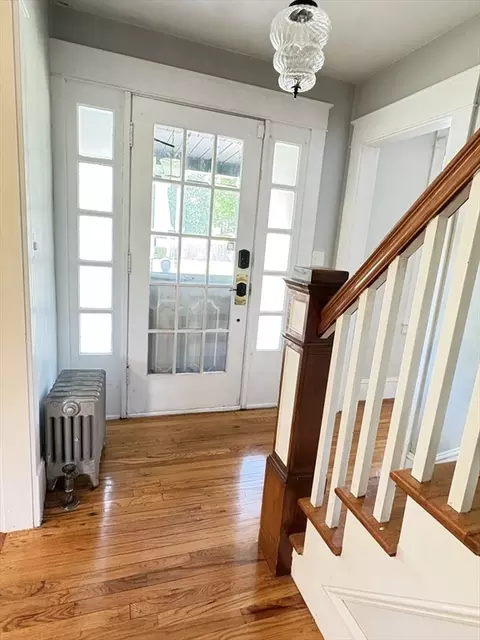 Entry Way - 110 Darling St, Springfield, MA 01151 photo 1 of 2