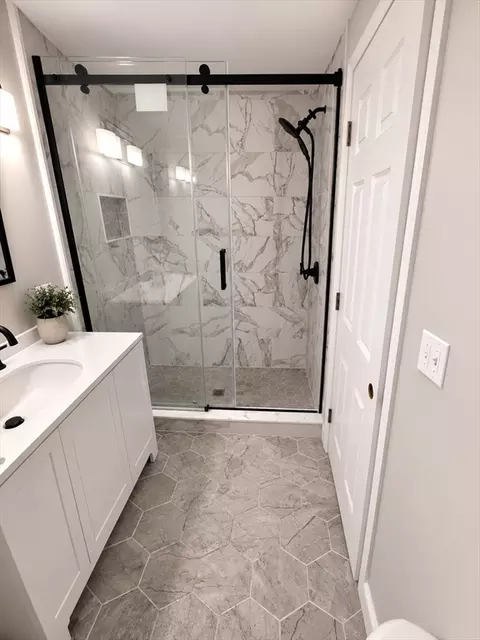 Bath - 198 Uxbridge Rd, Sutton, MA 01590 photo 2 of 2