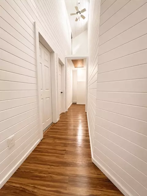 Entry Way - 198 Uxbridge Rd, Sutton, MA 01590 photo 3 of 3