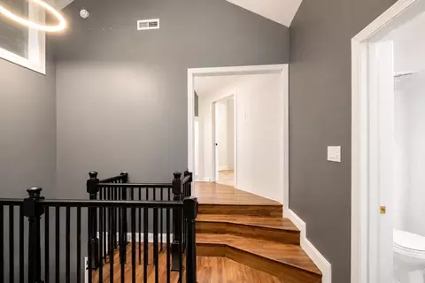Entry Way - 198 Uxbridge Rd, Sutton, MA 01590 photo 2 of 3