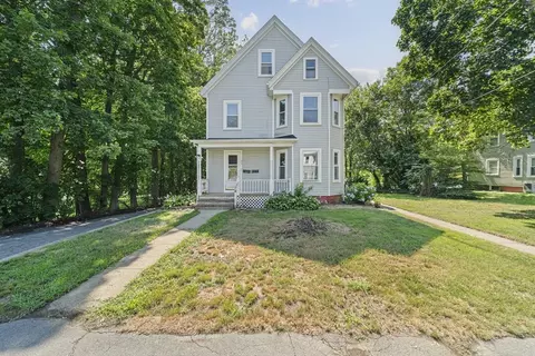 31 High St, Bridgewater, MA 02324