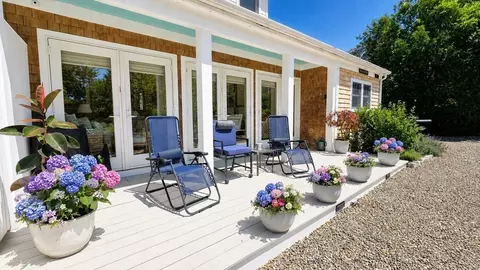 10 Snows Ln #1B, Provincetown, MA 02657