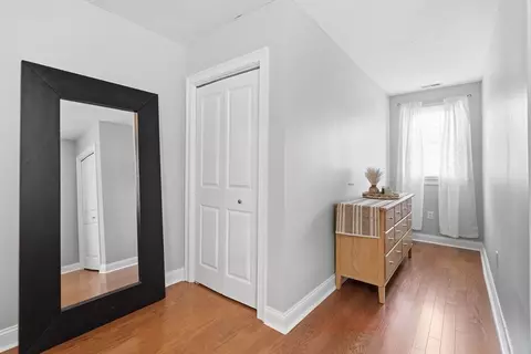 Entry Way - 11 Fellowship Cir, Wareham, MA 02576 photo 4 of 5