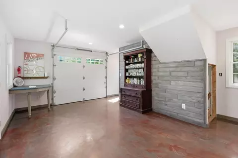 Entry Way - 11 Fellowship Cir, Wareham, MA 02576 photo 5 of 5