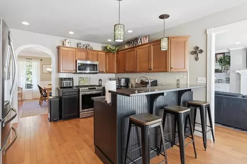 Kitchen - 11 Fellowship Cir, Wareham, MA 02576 photo 2 of 3
