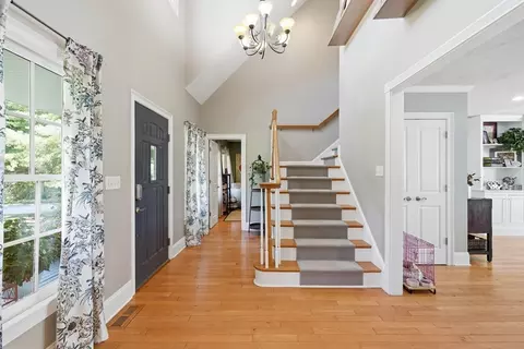 Entry Way - 11 Fellowship Cir, Wareham, MA 02576 photo 1 of 5