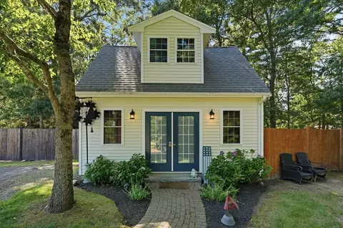 Exterior - 11 Fellowship Cir, Wareham, MA 02576 photo 6 of 7