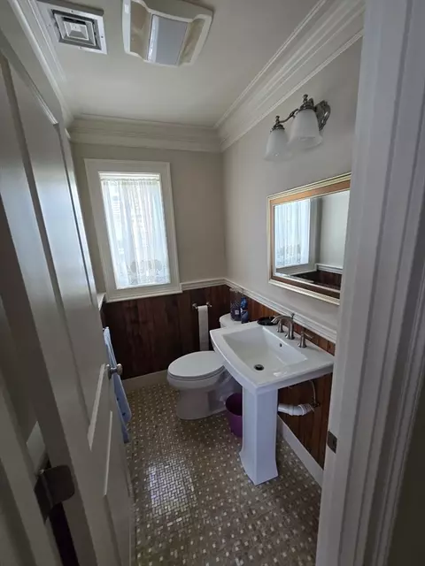 Bath - 4 Hammond St, Buzzards Bay, MA 02532 photo 1 of 5