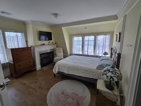 Bedroom - 4 Hammond St, Buzzards Bay, MA 02532 photo 3 of 6
