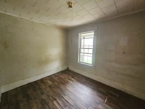 Bedroom - 8-10 Aspen St, Ware, MA 01082 photo 4 of 7