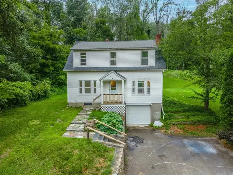 36 Old Worcester Rd, Charlton, MA 01507