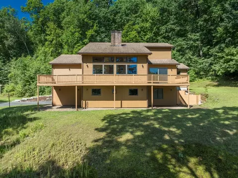 35 Old Stagecoach Dr, Monson, MA 01057