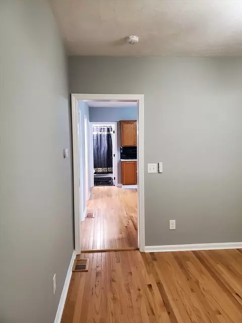 Entry Way - 31 Esther St, Worcester, MA 01604 photo 2 of 4
