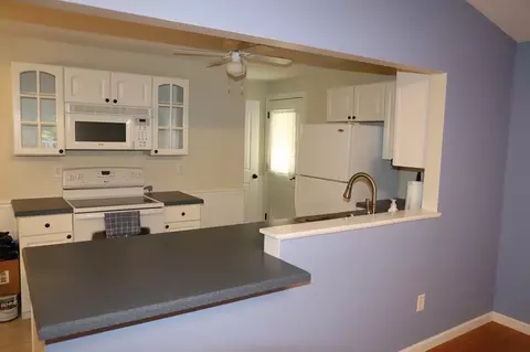 Kitchen - 134 Peekskill Ave, Springfield, MA 01129 photo 3 of 4