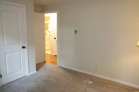 Bedroom - 134 Peekskill Ave, Springfield, MA 01129 photo 3 of 5