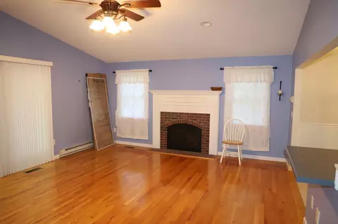 Living - 134 Peekskill Ave, Springfield, MA 01129 photo 2 of 6