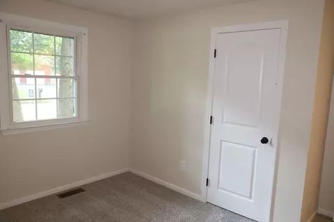Bedroom - 134 Peekskill Ave, Springfield, MA 01129 photo 2 of 5