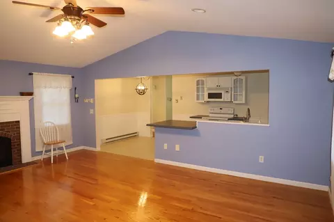 Living - 134 Peekskill Ave, Springfield, MA 01129 photo 3 of 6
