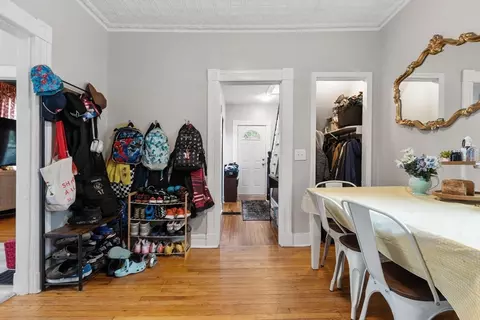 Entry Way - 85 Montrose St, Springfield, MA 01109 photo 4 of 7