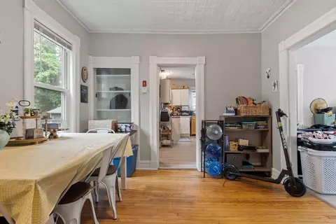 Entry Way - 85 Montrose St, Springfield, MA 01109 photo 3 of 7