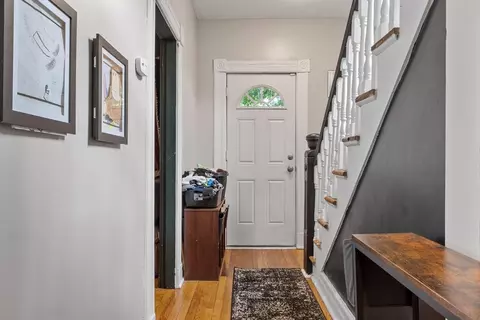 Entry Way - 85 Montrose St, Springfield, MA 01109 photo 2 of 7