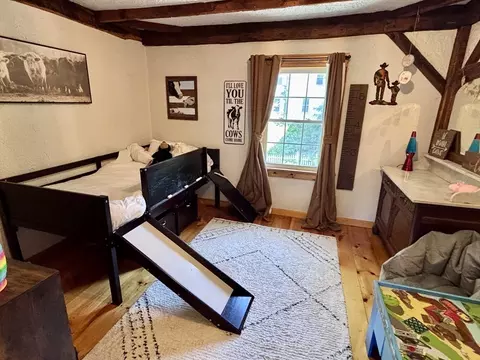 Bedroom - 33 Coldbrook Rd, Oakham, MA 01068 photo 2 of 3