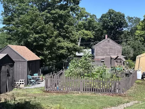 Exterior - 33 Coldbrook Rd, Oakham, MA 01068 photo 5 of 12