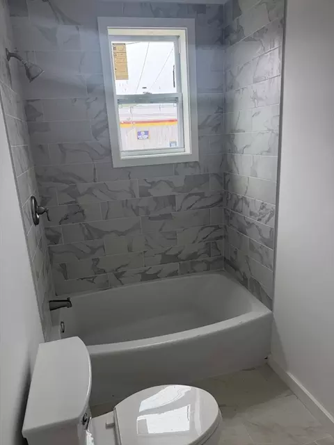 Bath - 82 William St, Fall River, MA 02721 photo 1 of 1