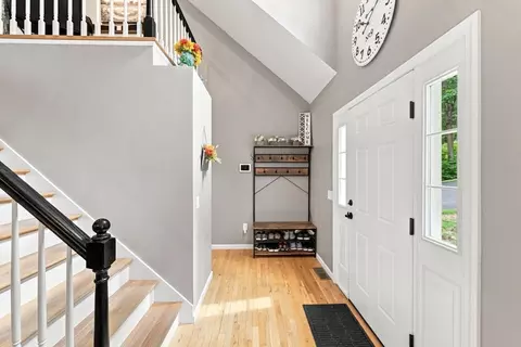 Entry Way - 115 Sutton Rd, Webster, MA 01570 photo 2 of 4