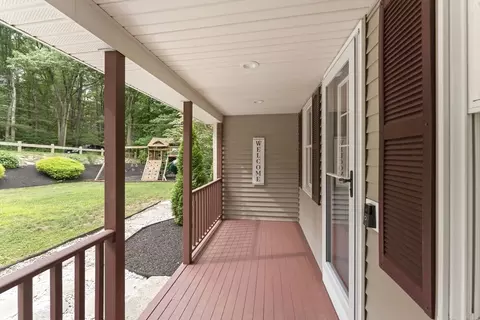 Exterior - 115 Sutton Rd, Webster, MA 01570 photo 2 of 9