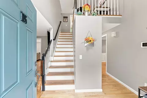 Entry Way - 115 Sutton Rd, Webster, MA 01570 photo 1 of 4