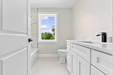 891 N Eastern Ave, Fall River, MA 02720 photo 8