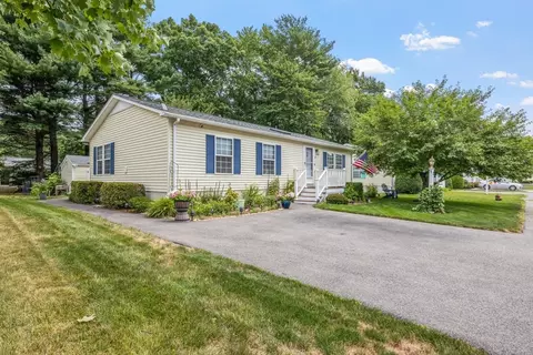 21 Trailwood Dr, Bridgewater, MA 02324