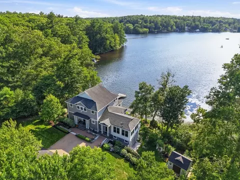6 Weetamoo Way, Westford, MA 01886