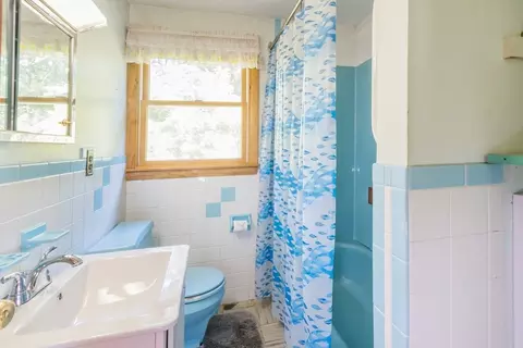 Bath - 29 Puritan Rd, Bourne, MA 02532 photo 1 of 1