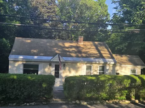 242 Pleasant St, Leominster, MA 01453