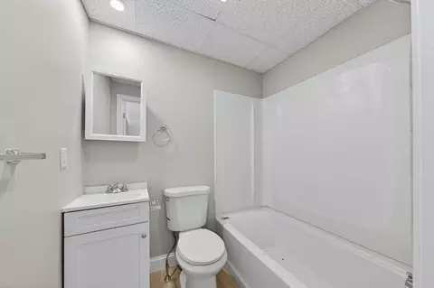Bath - 169 Grant St, Fall River, MA 02721 photo 1 of 3