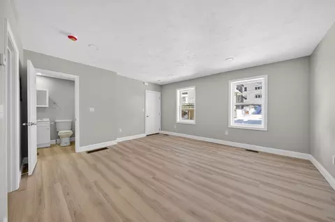 Living - 169 Grant St, Fall River, MA 02721 photo 3 of 8