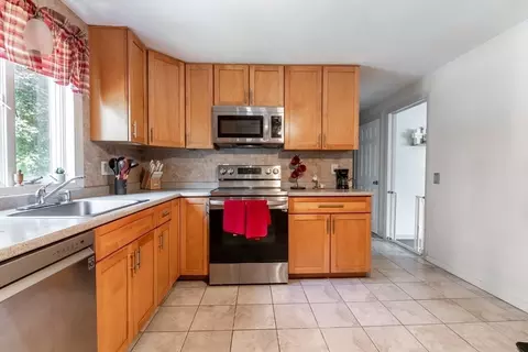 Kitchen - 12 Kenway Dr, Springfield, MA 01104 photo 2 of 2