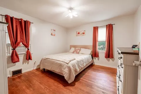 Bedroom - 12 Kenway Dr, Springfield, MA 01104 photo 1 of 5