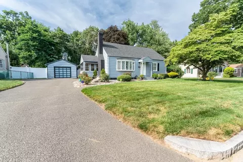 Exterior - 12 Kenway Dr, Springfield, MA 01104 photo 2 of 5