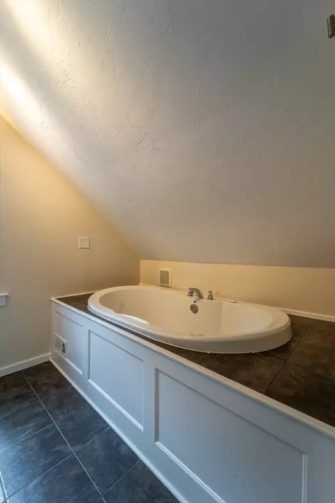 58 Bailey St, Worcester, MA 01602 photo 25