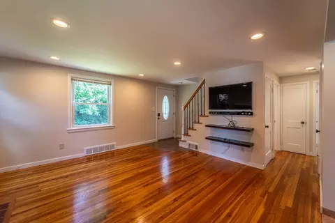 58 Bailey St, Worcester, MA 01602 photo 14